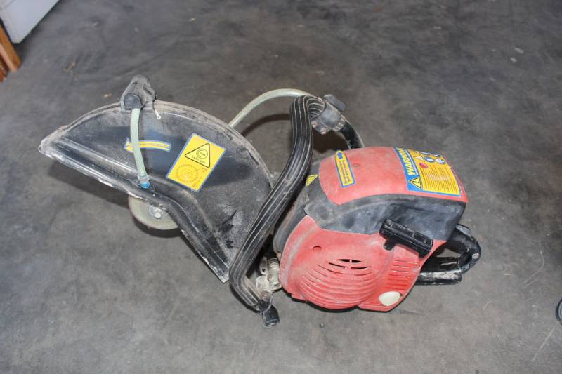 Tronçonneuse Découpeuse thermique à disques occasion pas cher