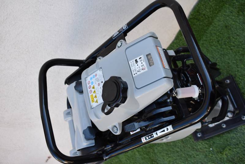 Pilonneuse Imer MIKASA MTX 60 – gamme légère 65kg, moteur essence 4 temps Honda