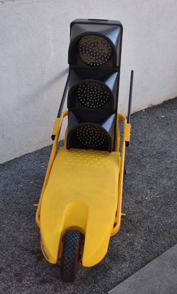 Feux Tricolores de chantier Lacroix Millenium en stock à Six fours, près de Toulon