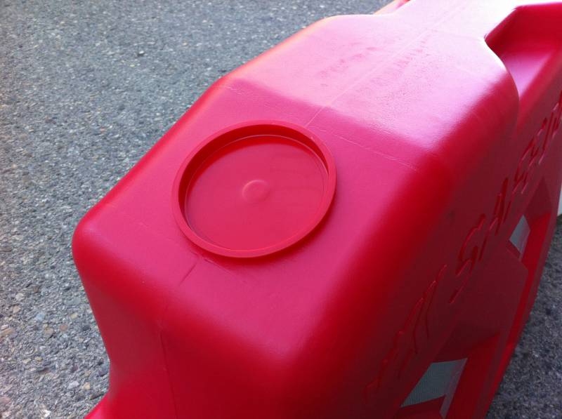 Séparateur de voies type GBA plastique rouge blanc hauteur 500mm lestable à l’eau BALIR 115cm