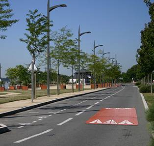 Coussin Berlinois ralentisseur à Six fours, près de Toulon