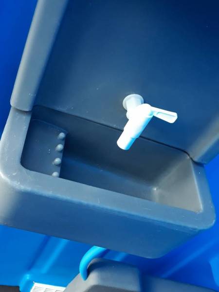 Lavabo Wc Chimique de chantier à Six Fours dans le Var