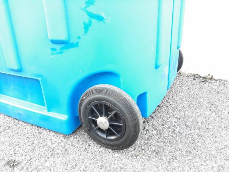 Roue Wc Chimique de chantier transportable à Six Fours dans le VAR